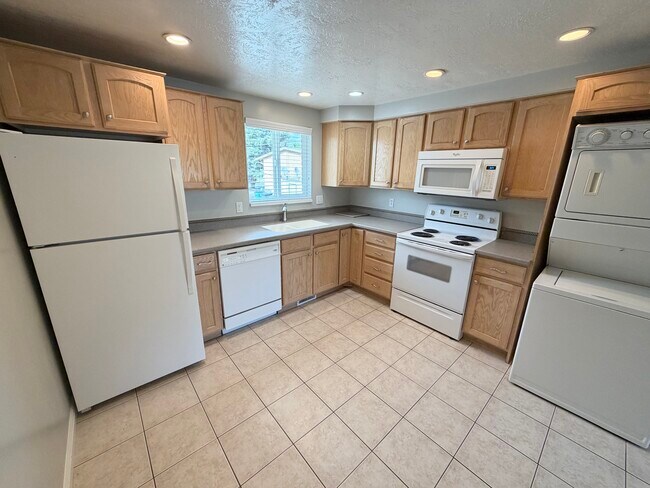 Building Photo - 1627 S 740 E
