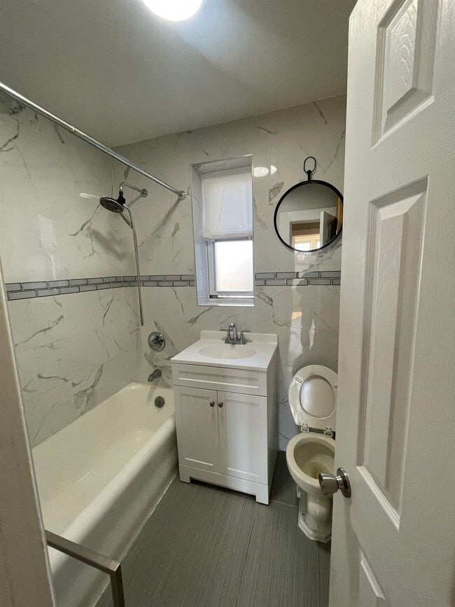 Foto del edificio - 120-122 W 39th St