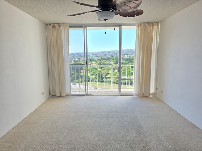 Building Photo - AVAILABLE NOW! 1 bed, 1 bath with 1 parking in Aiea