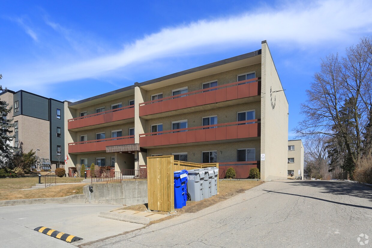 Primary Photo - 60 River Rd E