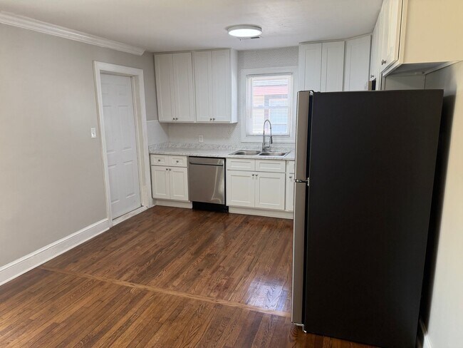 Foto del edificio - Updated Home Near Uptown with Fenced Backyard