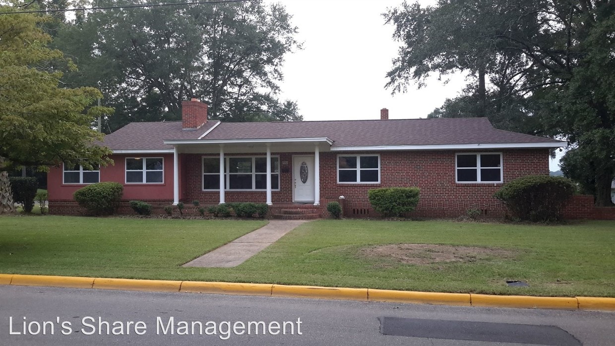 Primary Photo - 4 br, 2 bath House - 203 Lincoln Street