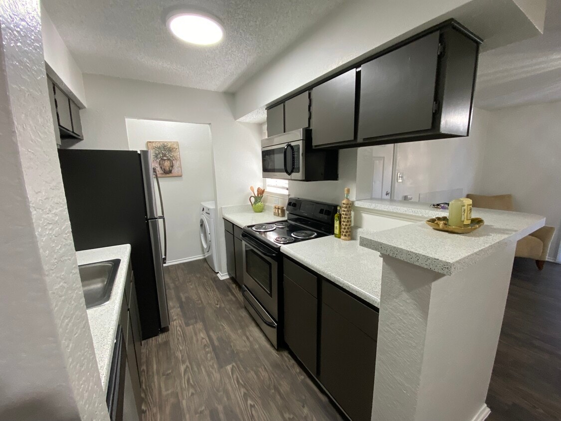 Eagle Creek Apartments 18959 Lina St Dallas, TX