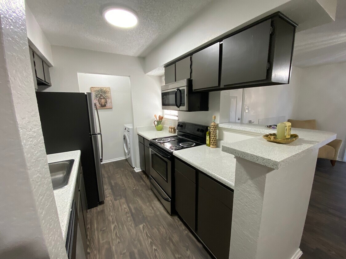 Eagle Creek Apartments 18959 Lina St Dallas, TX