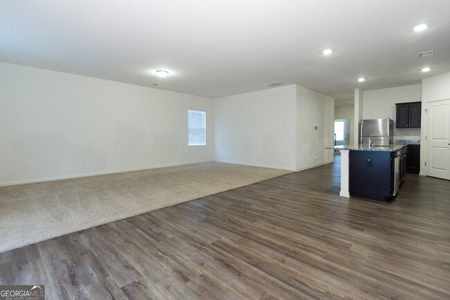 Building Photo - 222 Sinclair Way