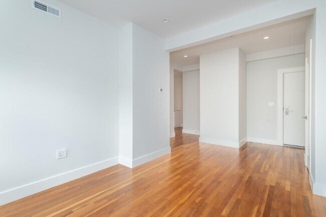 Foto del edificio - 15 Forest St