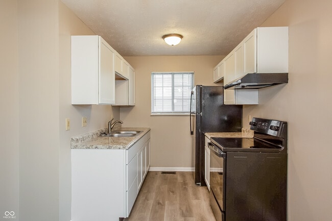 Foto del edificio - 4051 Luxembourg Cir W