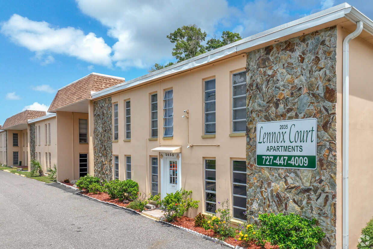 Primary Photo - Lennox Court Apartments