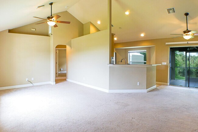 Foto del edificio - Beautiful 3 beds 2 bath 2-story home overv...