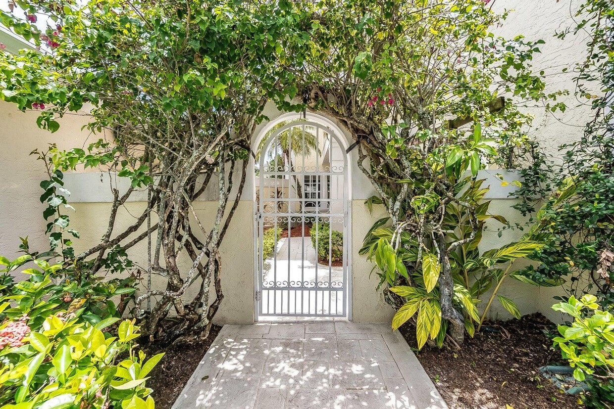 Foto principal - 23 Windsor Ln