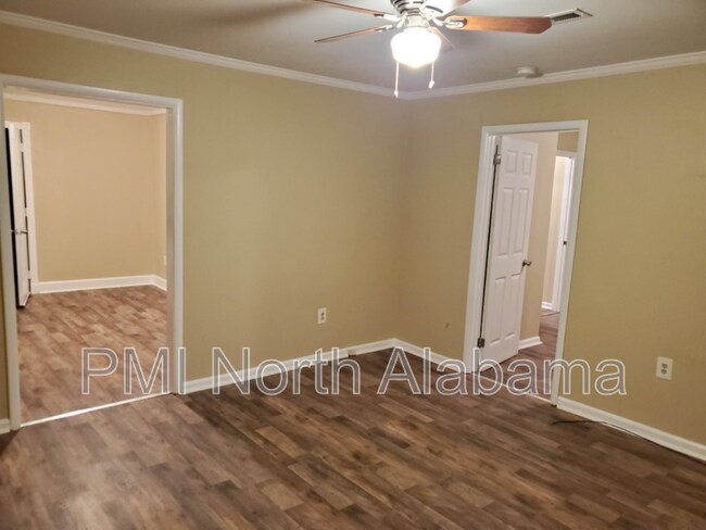 Foto del edificio - 4006 Foster Ave SW