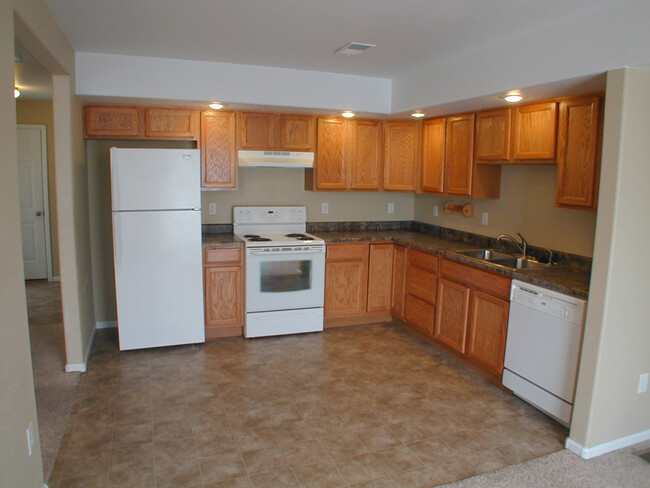 Building Photo - House For Lease