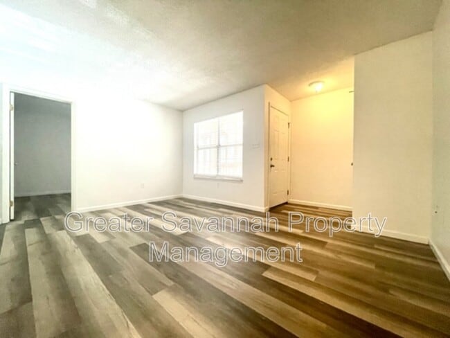 Foto del edificio - 401 N Cromwell Rd
