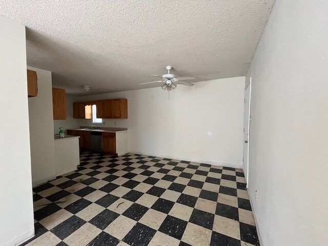 Building Photo - 20 Opal Mae