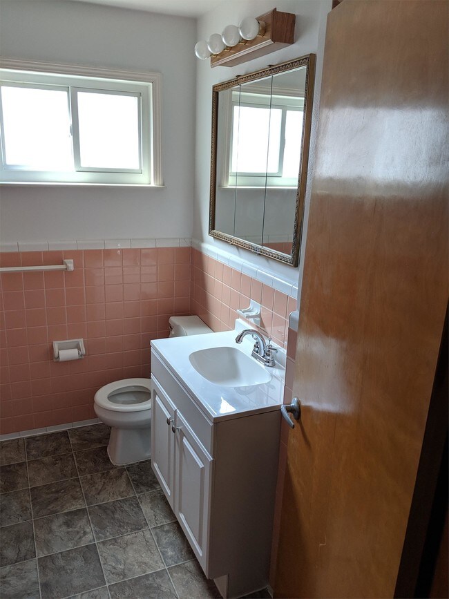 Foto del edificio - 1862 Warwick Ave