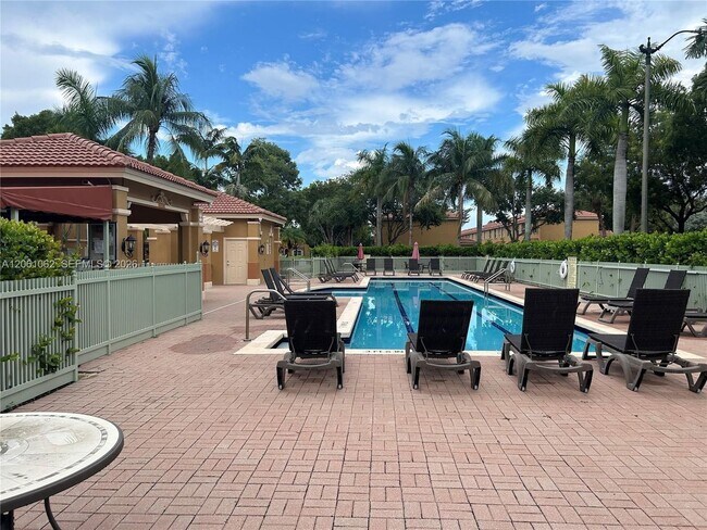 Foto del edificio - 8508 NW 141st Terrace