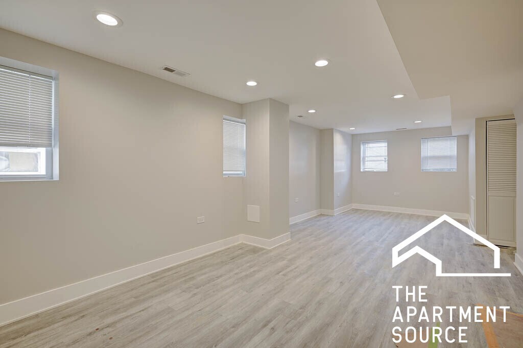 Foto principal - 2935 N Lawndale Ave