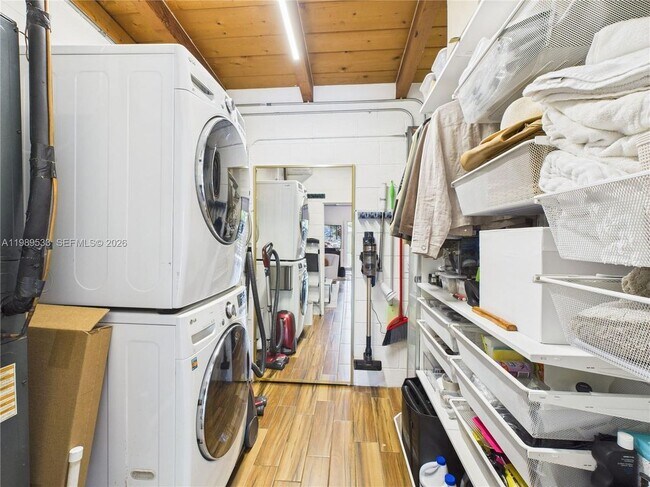 Foto del edificio - 1632 SW 28th Ave