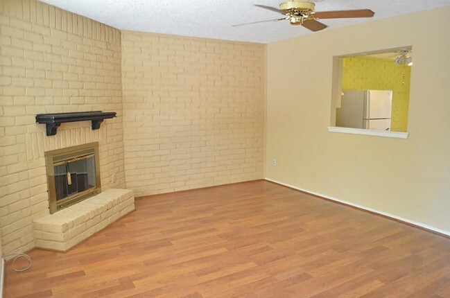 Building Photo - 4010 Laura Leigh Dr