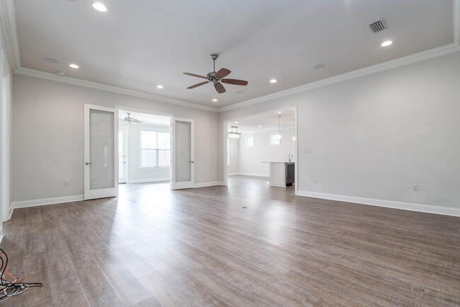 Foto del edificio - 718 Woods Dr