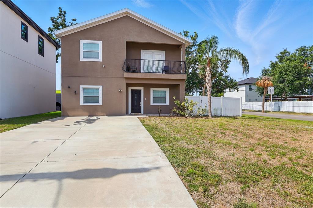 Foto principal - 3024 W Douglas St