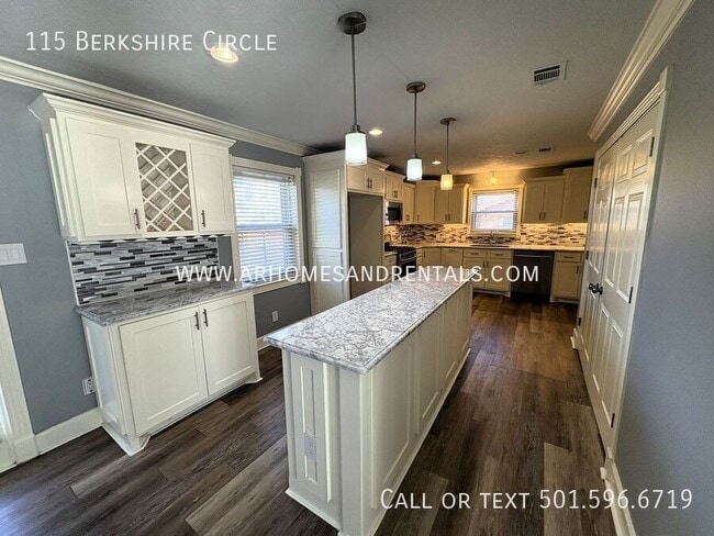 Foto del edificio - 115 Berkshire Cir