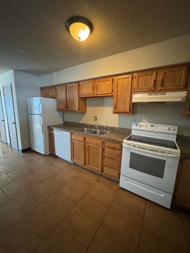 Building Photo - Some utilities included!