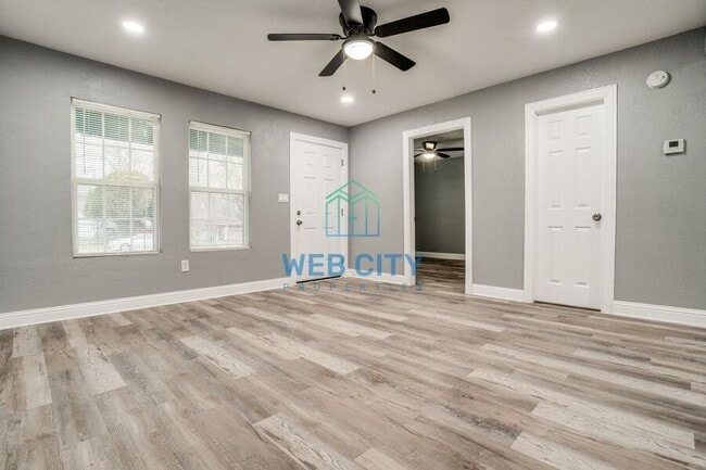 Building Photo - 1618 Marfa Ave