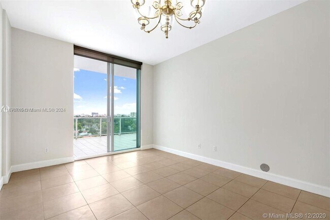 Foto del edificio - 2525 SW 3rd