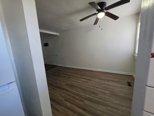 Foto del edificio - 1241 Underwood Ave