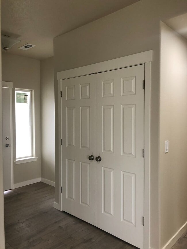Building Photo - 3 Bed 2 bath Home for Rent!