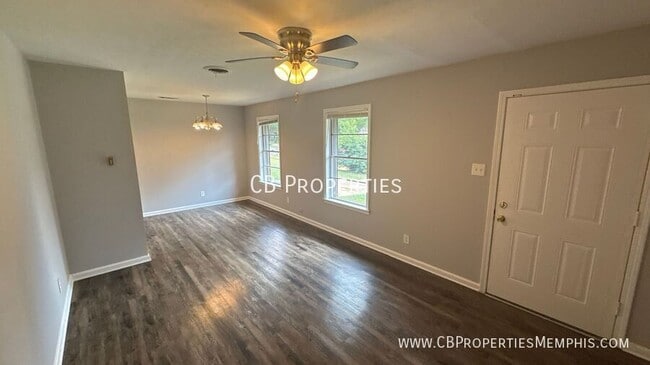 Building Photo - 3032 Queensgate Ave
