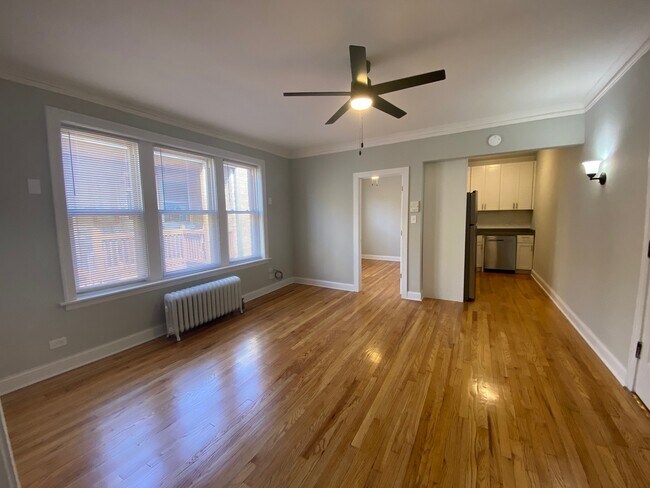 Foto del edificio - 1525 W Estes Ave