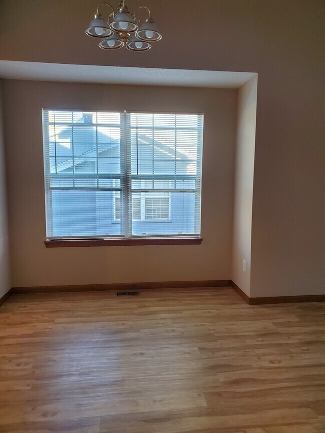 Foto del edificio - 412 SW Joy Ct