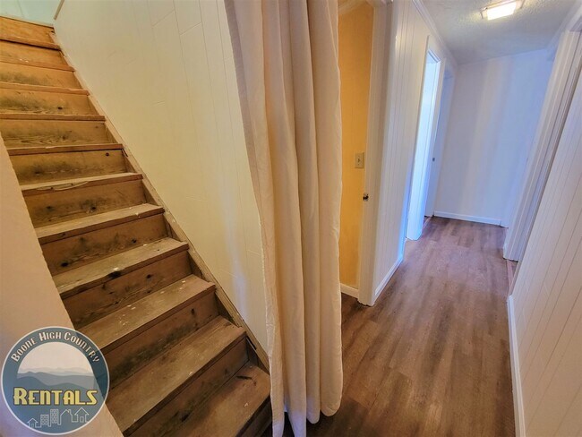 Foto del edificio - 316 Carl Giles Rd