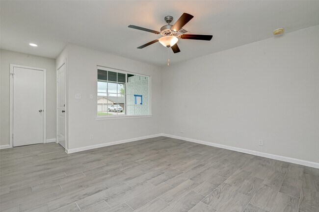 Foto del edificio - 17114 Folsom Dr