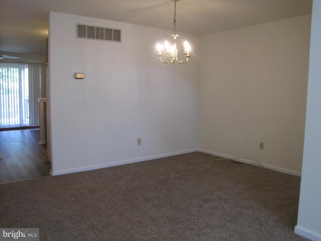 Building Photo - 107 Victoria Dr