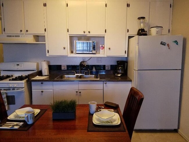 Foto del edificio - 355 Kalanianaole St