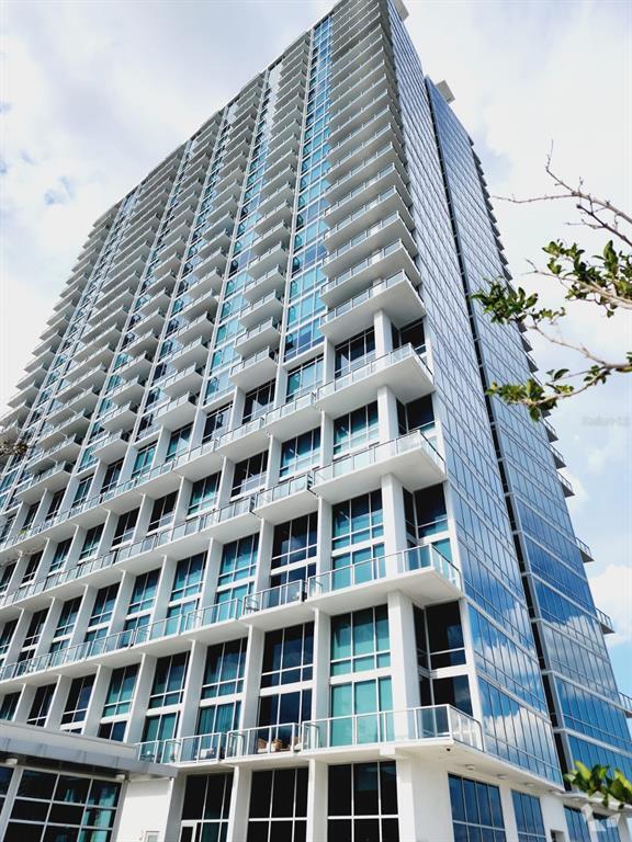 Lake Eola Heights Historic District Apartments for Rent with a Garage