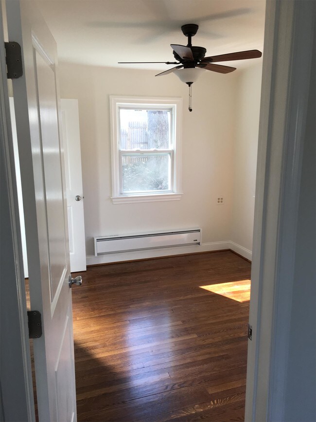 Foto del edificio - 7902 Garland Ave