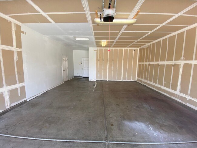 Foto del edificio - 2346 N Crowe St