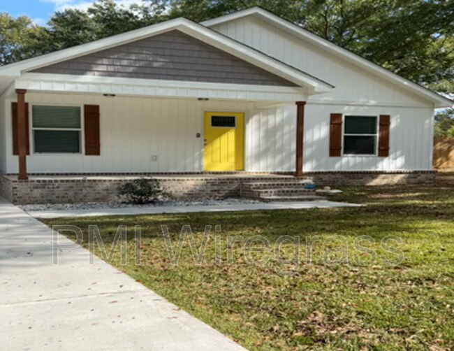 Building Photo - 668 Ida St