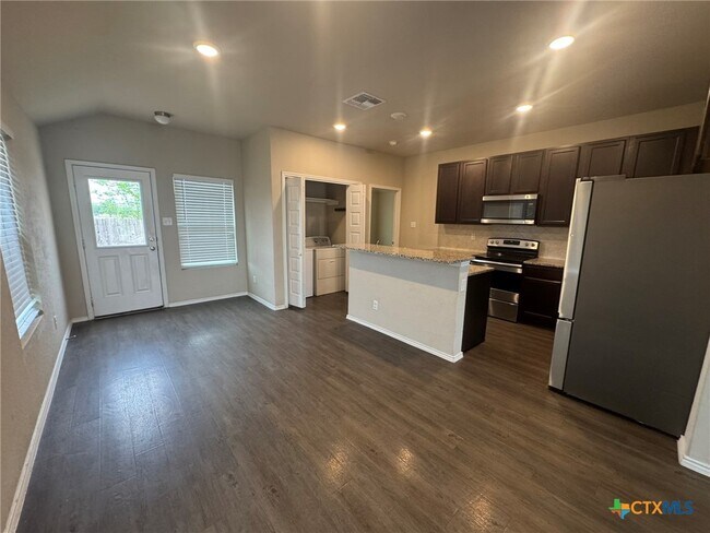 Foto del edificio - 2500 Marty Way