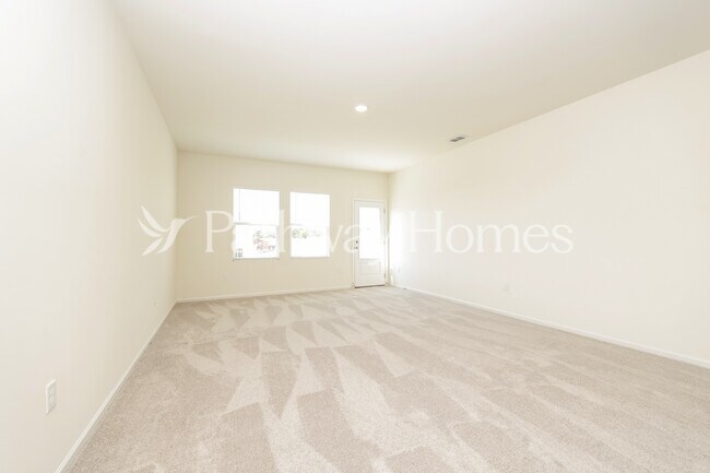 Building Photo - 209 Wild Daisy Wy