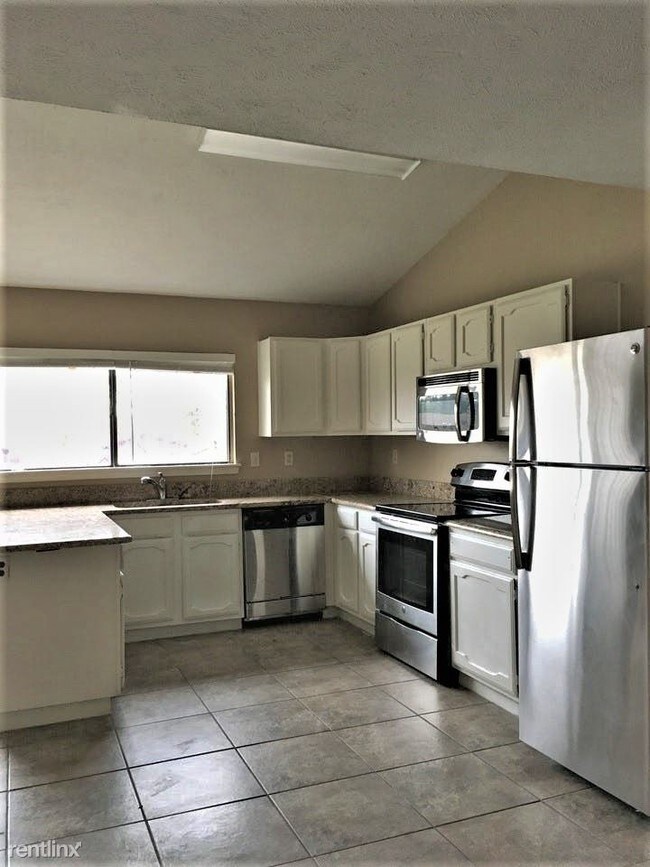 Building Photo - 3 br, 2 bath House - 1334 Southridge Dr
