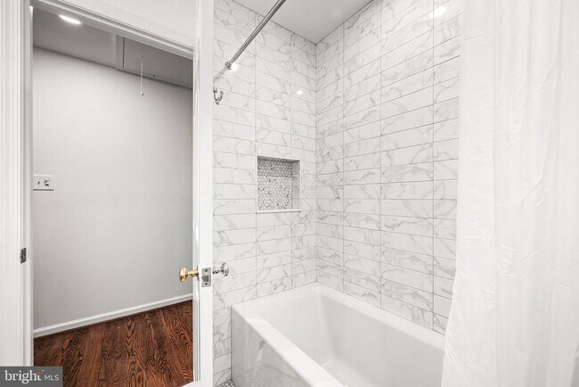 Foto del edificio - 325 Beaumont Rd