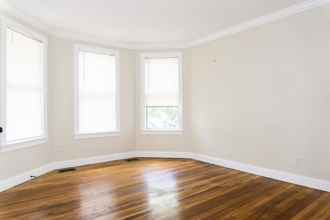 Building Photo - 516 Washington St