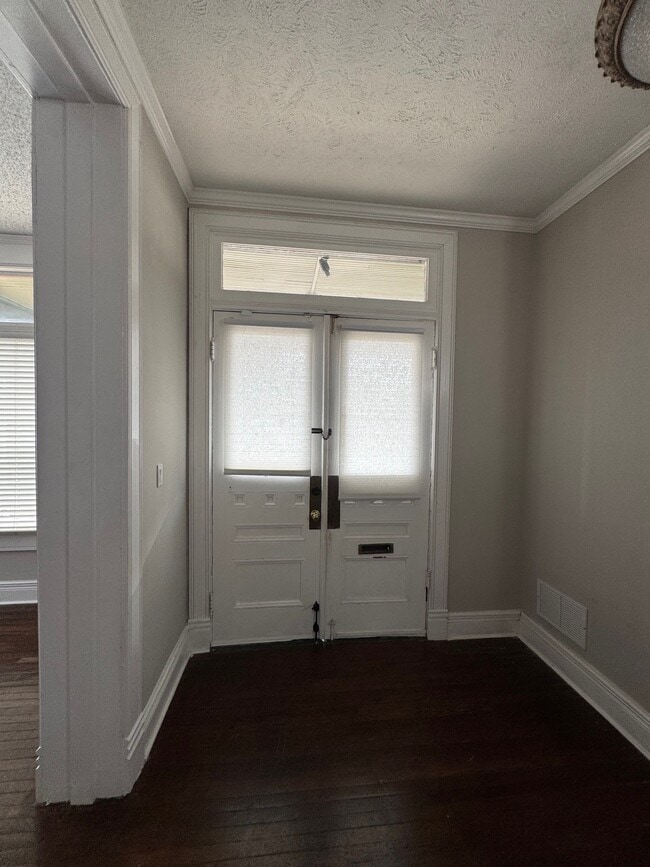 Building Photo - 506 Washington Ave