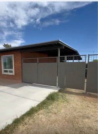 Building Photo - 5828 E 35th St