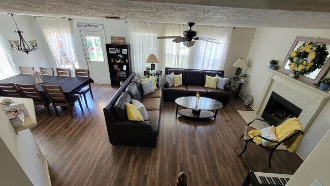 Foto del edificio - 3115 Lantern Bay Ln